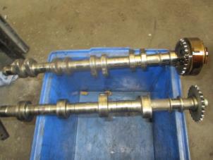 Used Camshaft kit Audi S4 (B7) 4.2 V8 40_ Price on request offered by Autobedrijf Brooks