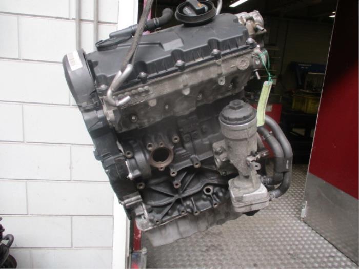 Engine Volkswagen Transporter T5 1.9 TDi - 038100042K AXB