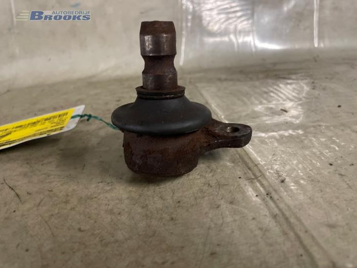 Steering knuckle ball joint from a Opel Vectra B (36) 1.6 16V Ecotec 1997