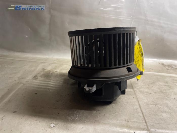 Heating and ventilation fan motor from a Volkswagen LT 1999
