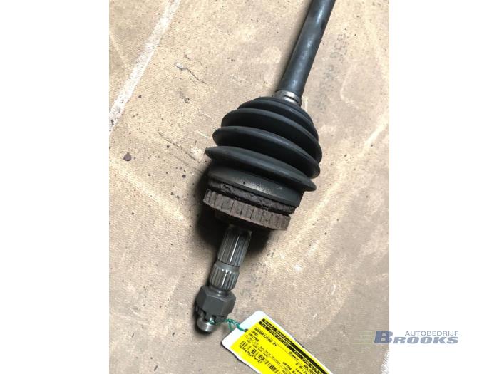Front drive shaft, right from a Opel Vectra B (36) 1.6 16V Ecotec 1997