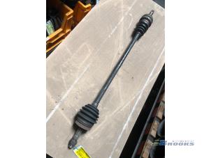 Used Front drive shaft, right Opel Vectra B (36) 1.6 16V Ecotec Price € 10,00 Margin scheme offered by Autobedrijf Brooks