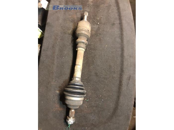 Front drive shaft, left from a Peugeot Partner 2.0 HDI 2003