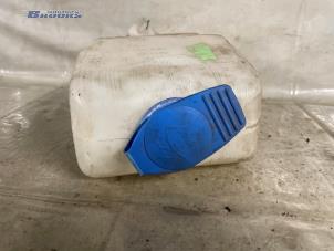 Usagé Réservoir lave-glace avant Volkswagen Caddy Prix € 10,00 Règlement à la marge proposé par Autobedrijf Brooks
