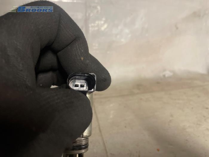 Camshaft sensor from a Audi A3 Sportback (8PA) 1.4 TFSI 16V 2010