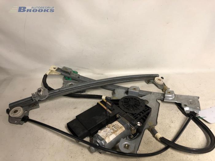 Door electric window regulator