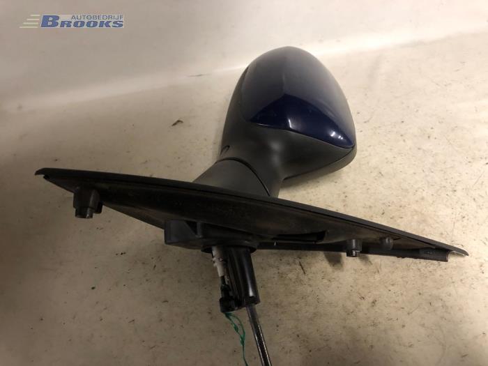 Wing mirror, right from a Opel Corsa C (F08/68) 1.7 DTI 16V 2002