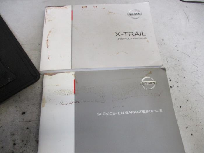 Instruction Booklet from a Nissan X-Trail (T30) 2.2 dCi 16V 4x2 2006
