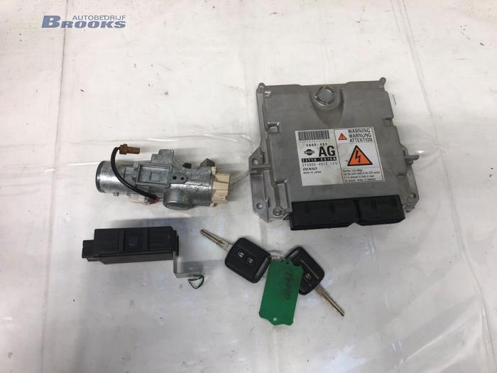 Used Ignition lock + computer Nissan X-Trail (T30) 2.2 dCi 16V 4x2 Price on request offered by Autobedrijf Brooks