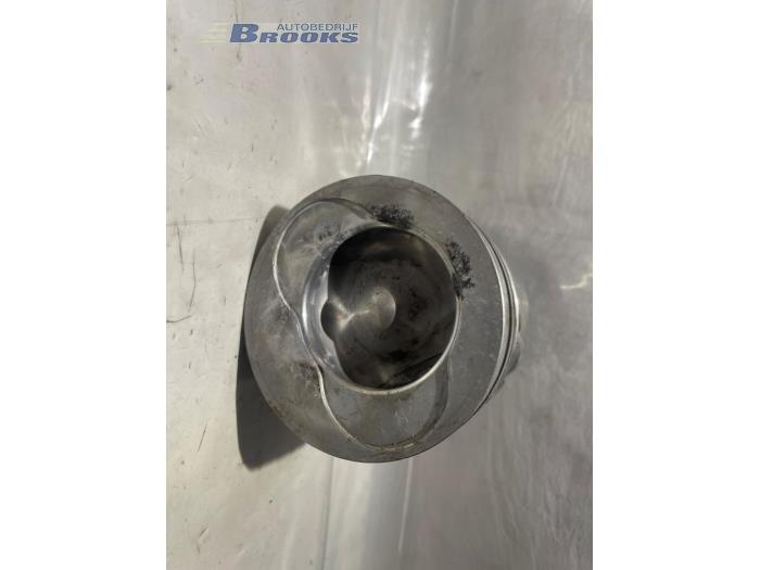 Usados Pistón Volkswagen Crafter 2.5 TDI 30/32/35/46/50 Precio € 40,00 Norma de margen ofrecido por Autobedrijf Brooks