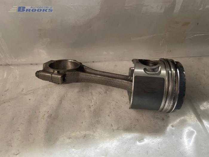 Usados Pistón Skoda Octavia Combi (1Z5) 1.9 TDI Precio € 40,00 Norma de margen ofrecido por Autobedrijf Brooks