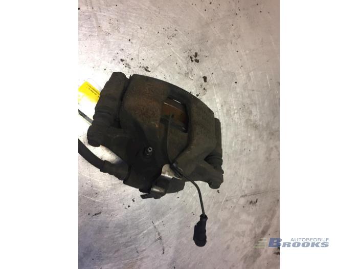 Gebrauchte Bremszange links vorne Fiat Punto Evo (199) 1.3 JTD Multijet 85 16V Euro 5 Preis € 20,00 Margenregelung angeboten von Autobedrijf Brooks