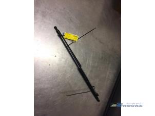 Used Set of gas struts for boot Peugeot 207 CC (WB) 1.6 16V Price € 20,00 Margin scheme offered by Autobedrijf Brooks