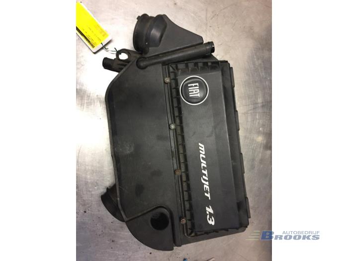 Begagnade Luftfilterhus Fiat Punto Evo (199) 1.3 JTD Multijet 85 16V Euro 5 Pris € 30,00 Marginaltabell erbjuds av Autobedrijf Brooks