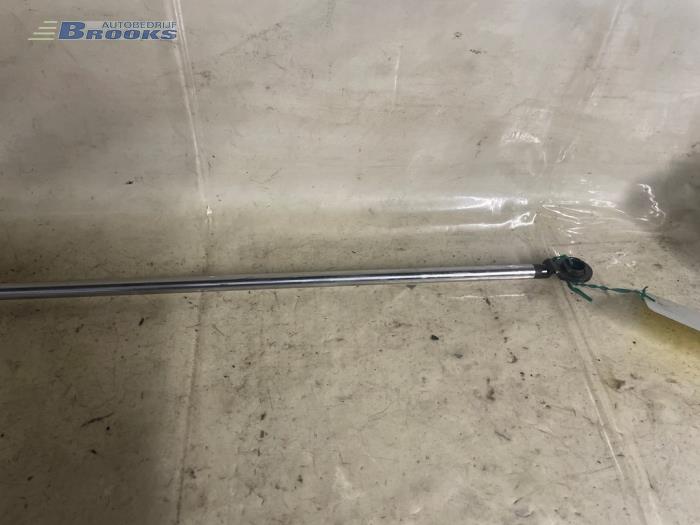 Rear gas strut, left from a Hyundai Coupe 2.0i 16V 1999