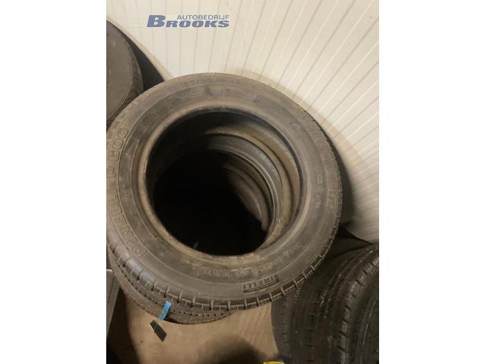 Używane Opona Cena € 15,00 Procedura marży oferowane przez Autobedrijf Brooks