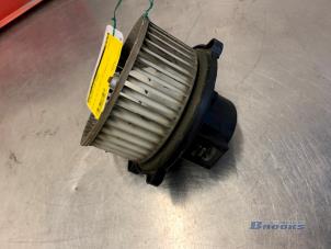 Used Heating and ventilation fan motor Kia Sorento I (JC) 2.5 CRDi 16V Price € 50,00 Margin scheme offered by Autobedrijf Brooks