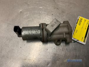 Used EGR valve Kia Sorento I (JC) 2.5 CRDi 16V Price on request offered by Autobedrijf Brooks