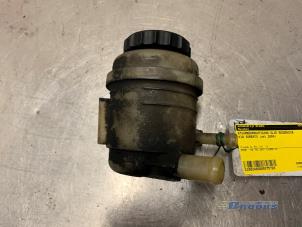 Used Power steering fluid reservoir Kia Sorento I (JC) 2.5 CRDi 16V Price € 20,00 Margin scheme offered by Autobedrijf Brooks