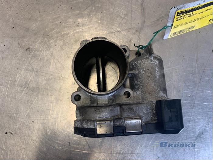 Throttle body from a Renault Scénic II (JM) 2.0 dCi 16V 150 2006