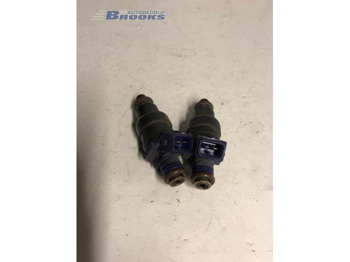 Injector (petrol injection) from a Renault Megane (BA/SA) 1.6i ,Easy 1996