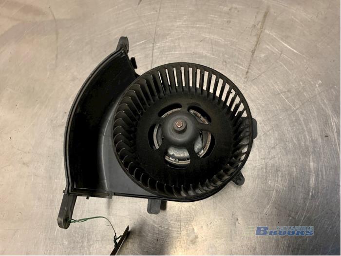 Heating and ventilation fan motor from a Renault Scénic II (JM) 1.6 16V 2004