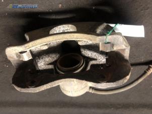 Used Front brake calliper, left Kia Cerato 1.5 CRDi 16V Price € 15,00 Margin scheme offered by Autobedrijf Brooks