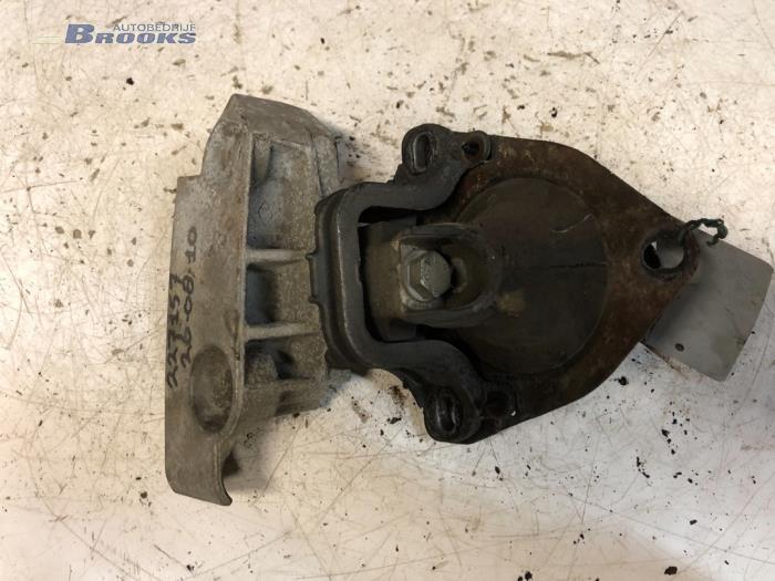Used Engine mount Renault Laguna I Grandtour (K56) 1.6 16V Price € 25,00 Margin scheme offered by Autobedrijf Brooks