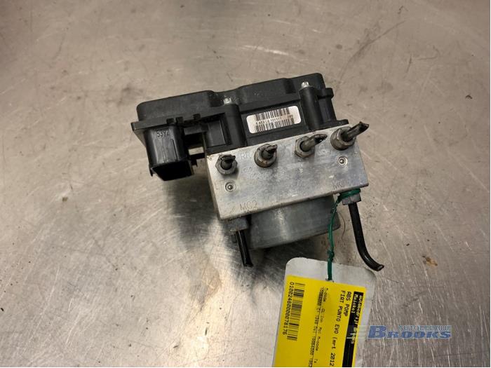 Begagnade ABS-pump Fiat Punto Evo (199) 1.3 JTD Multijet 85 16V Euro 5 Pris € 75,00 Marginaltabell erbjuds av Autobedrijf Brooks