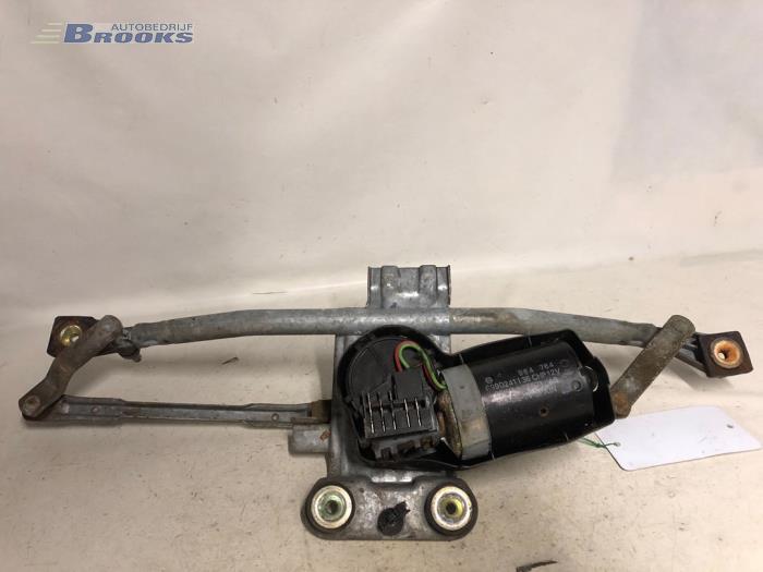 Front wiper motor from a Ford Ka I 1.3i 1997