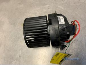 Used Heating and ventilation fan motor Renault Clio IV Estate/Grandtour (7R) 0.9 Energy TCE 12V Price € 45,00 Margin scheme offered by Autobedrijf Brooks