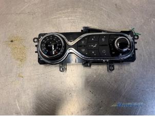Used Heater control panel Renault Clio IV Estate/Grandtour (7R) 0.9 Energy TCE 12V Price € 40,00 Margin scheme offered by Autobedrijf Brooks
