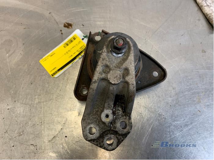 Usagé Support moteur Hyundai i30 (FD) 1.4 CVVT 16V Prix € 30,00 Règlement à la marge proposé par Autobedrijf Brooks