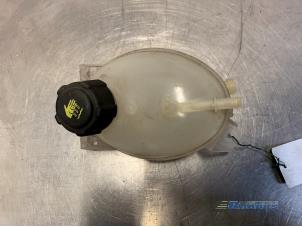 Used Expansion vessel Renault Clio IV Estate/Grandtour (7R) 0.9 Energy TCE 12V Price € 10,00 Margin scheme offered by Autobedrijf Brooks