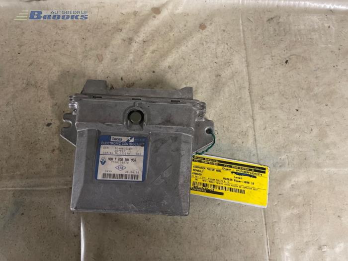 Used Engine management computer Renault Kangoo Express (FC) 1.9 D 65 Price € 25,00 Margin scheme offered by Autobedrijf Brooks