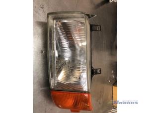 Used Headlight, left Volkswagen Transporter/Caravelle T4 2.5 TDI Price € 25,00 Margin scheme offered by Autobedrijf Brooks