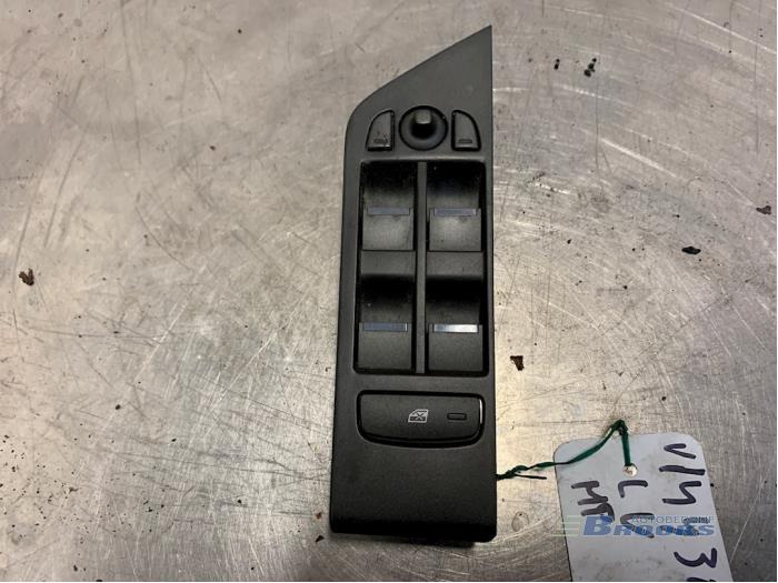 Usados Interruptor de ventanilla eléctrica Landrover Range Rover Evoque (LVJ/LVS) 2.2 eD4 16V 5-drs. Precio € 50,00 Norma de margen ofrecido por Autobedrijf Brooks
