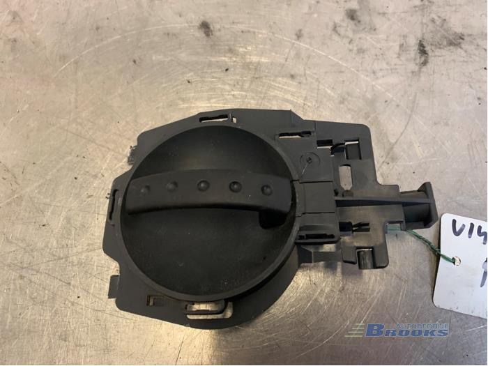 Begagnade Handtag Citroen C2 (JM) Pris € 15,00 Marginaltabell erbjuds av Autobedrijf Brooks