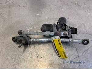 Used Wiper motor + mechanism Citroen C1 1.0 12V Price on request offered by Autobedrijf Brooks
