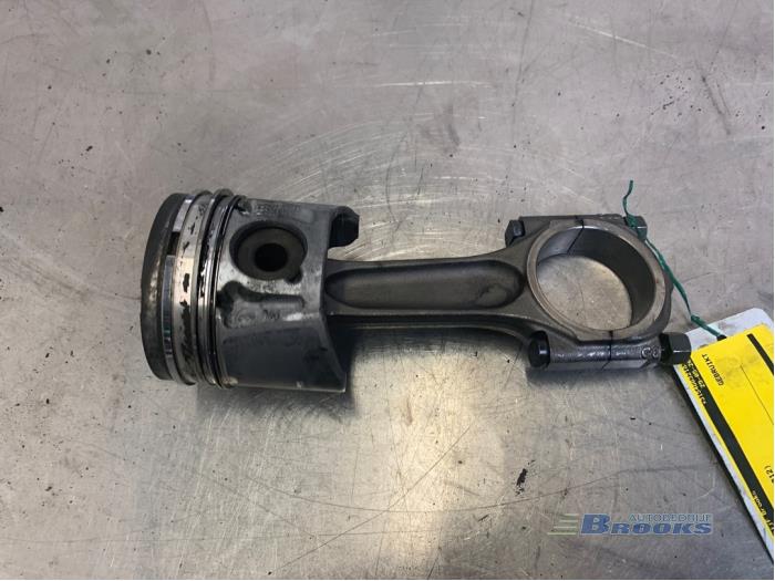 Usagé Piston Volvo V70 (BW) 2.0 D 16V Prix sur demande proposé par Autobedrijf Brooks