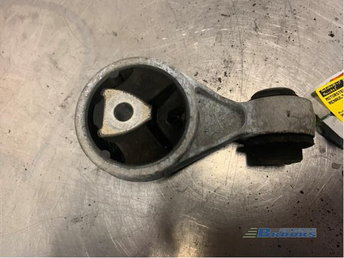 Used Engine mount Renault Scénic II (JM) 2.0 dCi 16V 150 Price € 15,00 Margin scheme offered by Autobedrijf Brooks