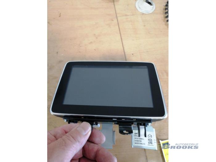 Displays Multi Media control units with part number D09 stock