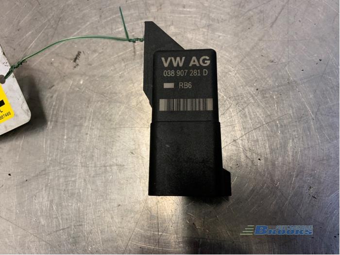 Glow plug relay Volkswagen Crafter 2.0 TDI 16V 0281003038
