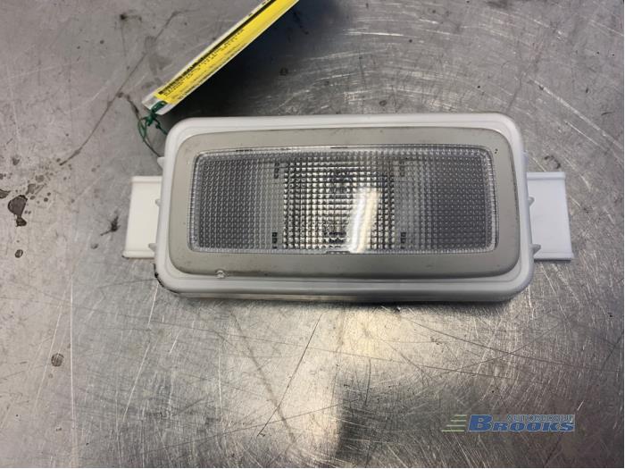 Begagnade Innerbelysning, bak Mazda CX-3 (DJ/DK) 2.0 SkyActiv-G 120 Pris € 10,00 Marginaltabell erbjuds av Autobedrijf Brooks
