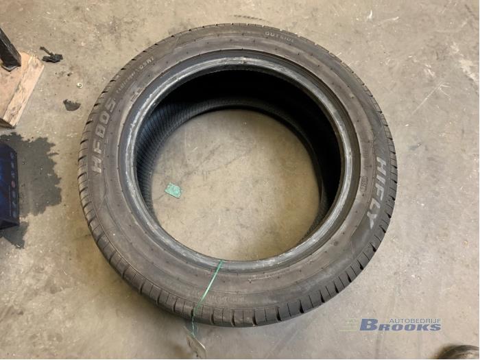 Używane Opona Cena € 15,00 Procedura marży oferowane przez Autobedrijf Brooks