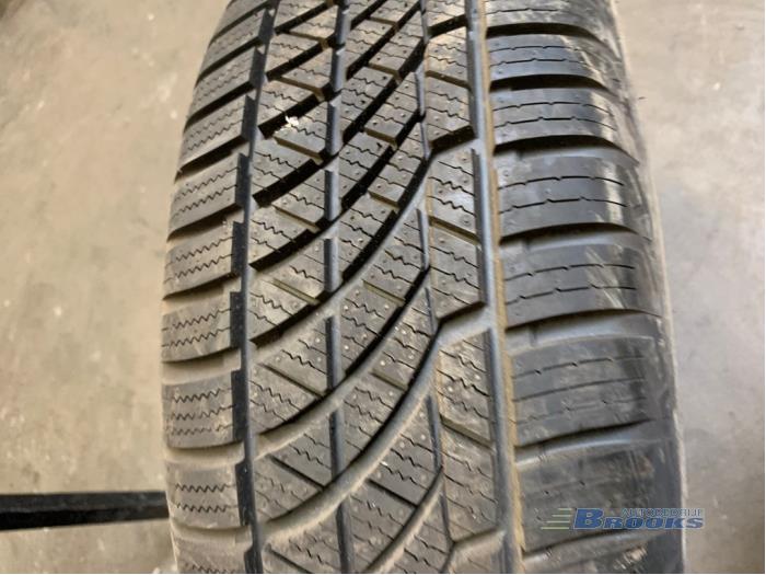 Używane Opona Cena € 15,00 Procedura marży oferowane przez Autobedrijf Brooks