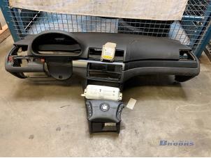 Used Airbag set + module BMW 3 serie Touring (E46/3) 320i 24V Price € 200,00 Margin scheme offered by Autobedrijf Brooks