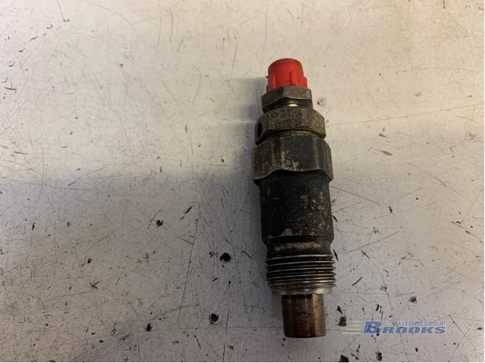 Usagé Injecteurs Nissan Patrol Prix € 30,00 Règlement à la marge proposé par Autobedrijf Brooks