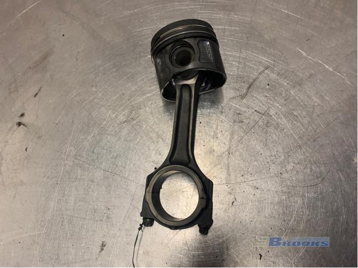 Usados Pistón Ford Transit 2.2 TDCi 16V Precio € 75,00 Norma de margen ofrecido por Autobedrijf Brooks