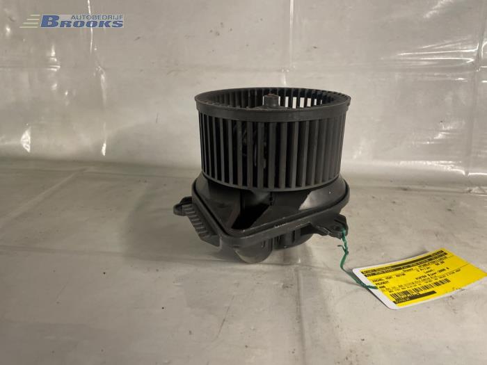 Motor de ventilador de calefactor de un Peugeot 406 Break (8E/F) 1.8 16V 2000